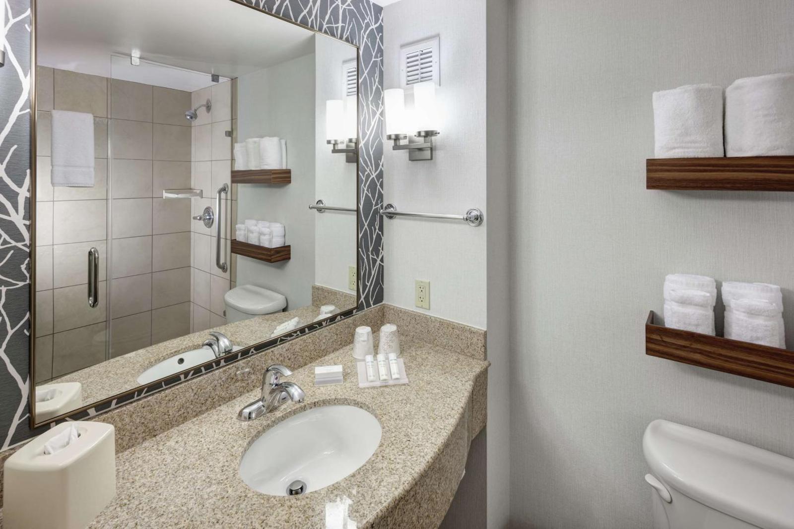 Hilton Garden Inn Lake Forest