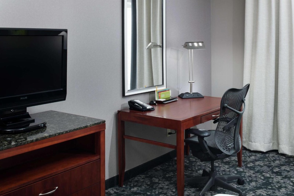 Hilton Garden Inn Lake Forest Main image